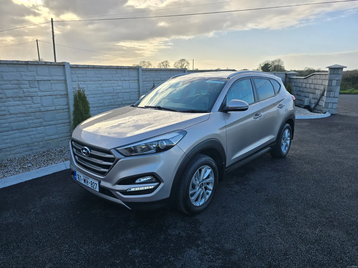 161 Hyundai Tucson  1.7 Diesel Executive Low Km - Image 4