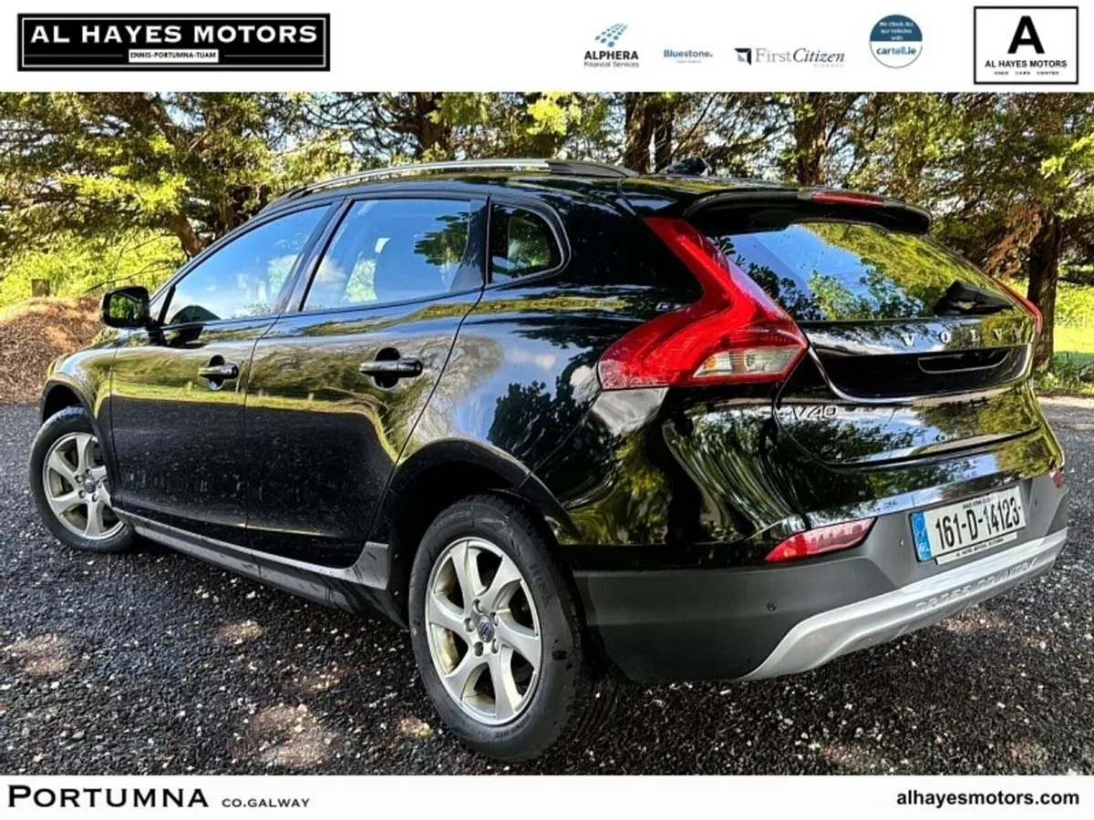 Volvo V40 CROSS COUNTRY D2 (120hp) SE + Leather - Image 3