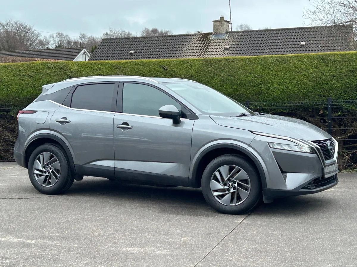22  Nissan Qashqai Top Spec Panroof €18550 inc Vrt - Image 3