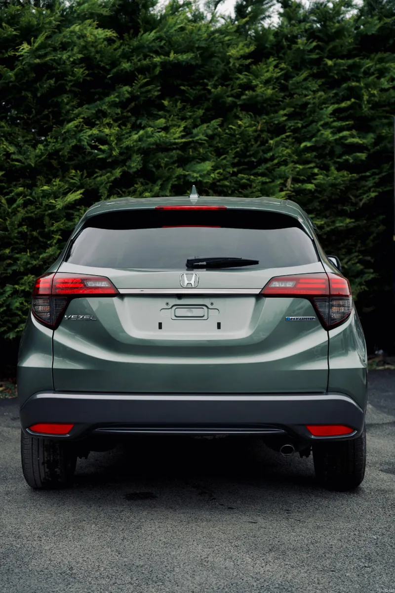 🌟 Honda Vezel 1.5 L Hybrid 2020 with Low Mileage - Image 3