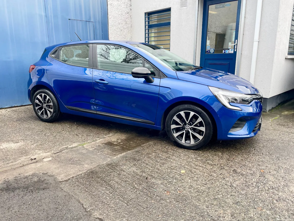 Renault Clio Equilibre 1.0TCE Petrol Manual,2023 - Image 2