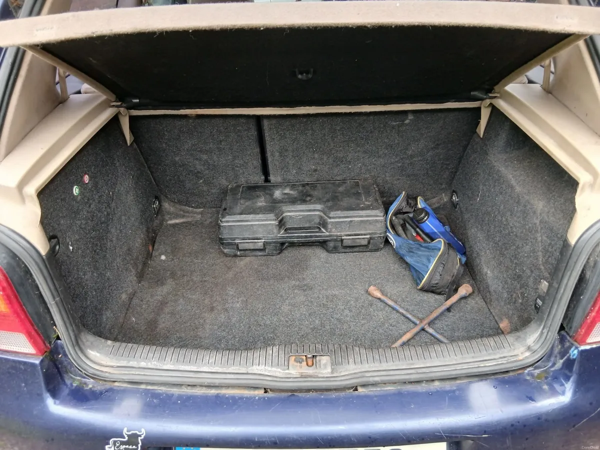 Volkswagen Golf 2001 - Image 6