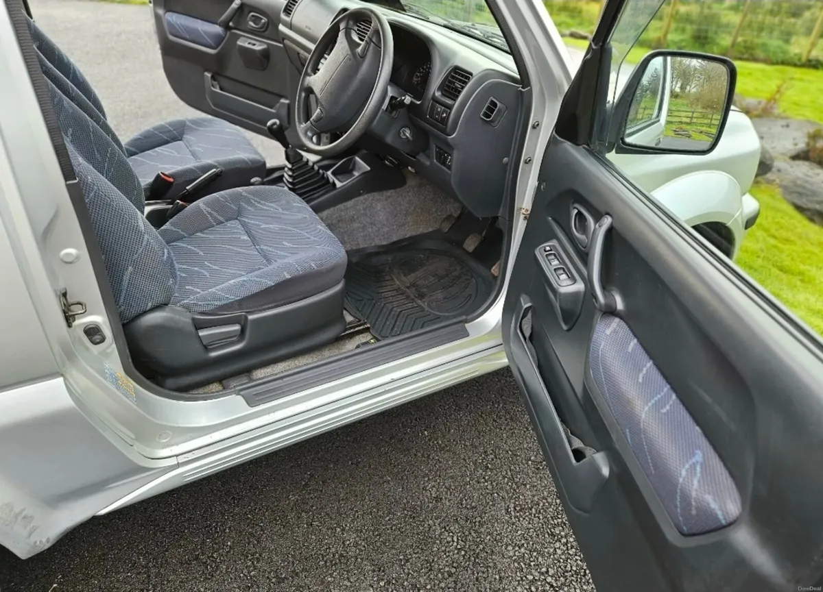 Suzuki Jimny 2003 - Image 4
