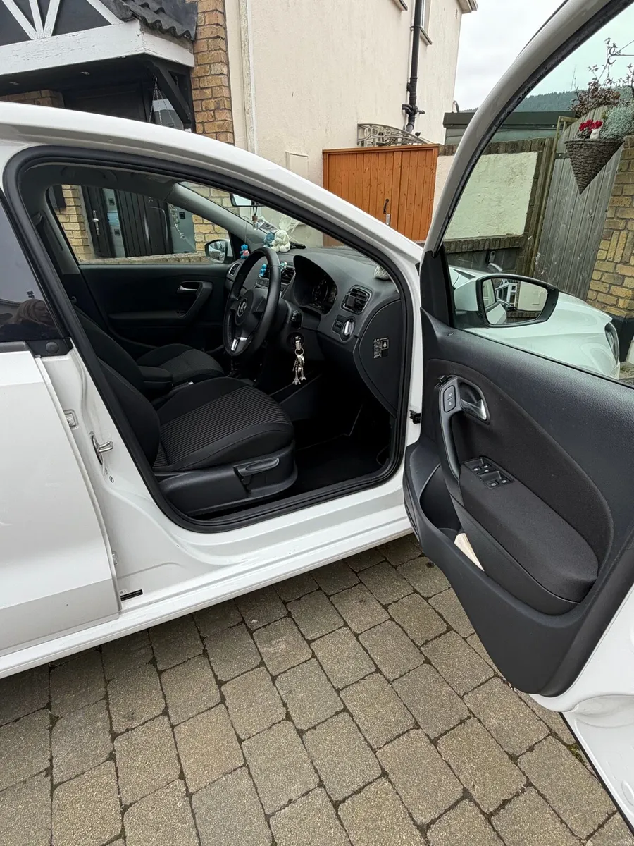 VW Polo Automatic - Image 3