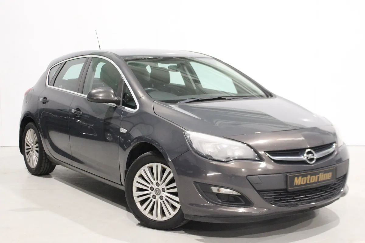 Opel Astra 2015 - Image 1