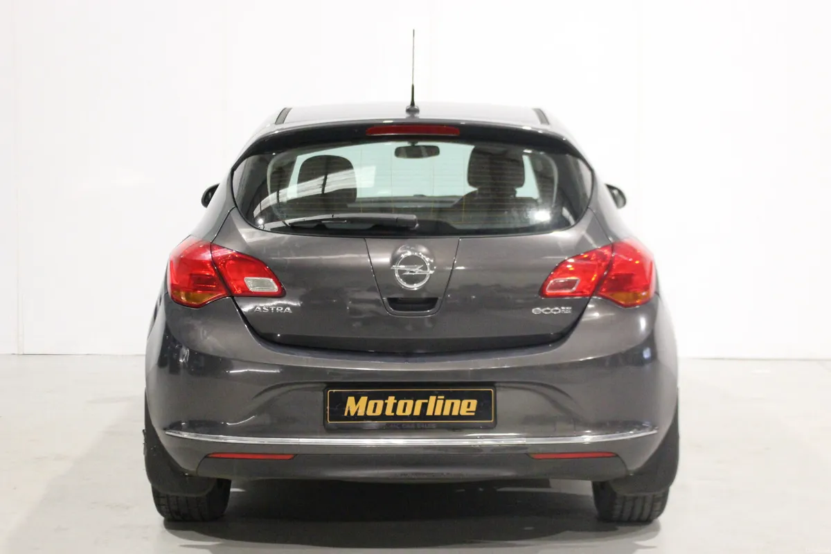 Opel Astra 2015 - Image 4