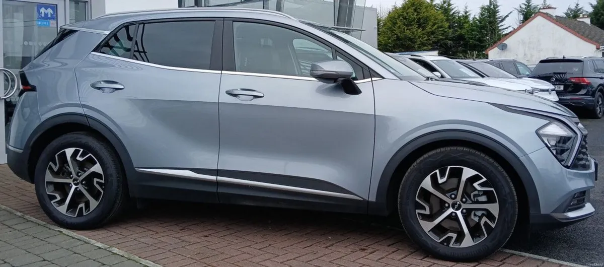 Kia Sportage K3 1.6 TDI **HEATED FRONT & BACK SEAT - Image 2