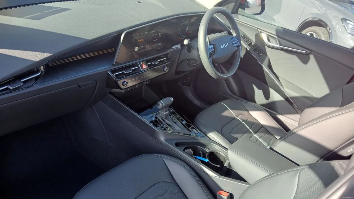 Kia Niro 1.6 HEV 138 BHP **7 YEAR WARRANTY, REAR V - Image 3