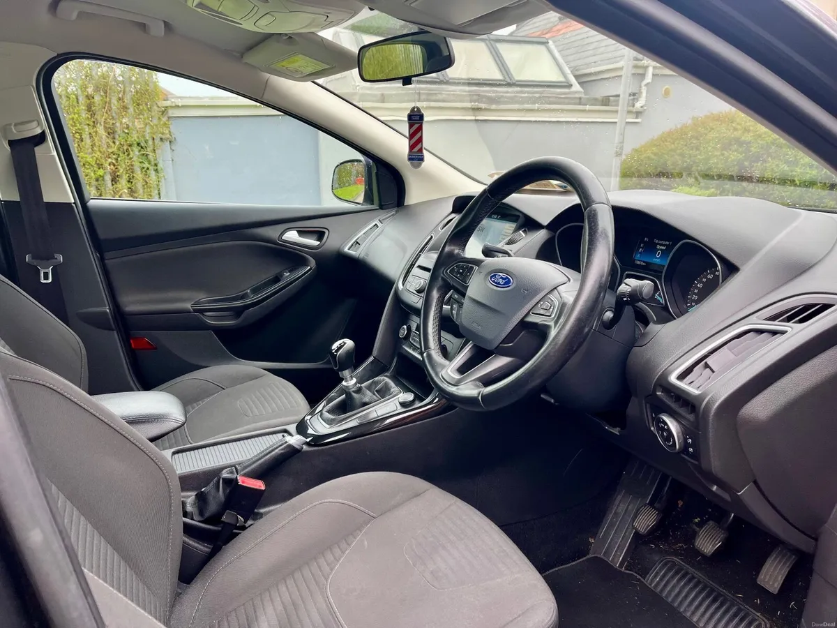 Ford Focus 2018 - Image 3