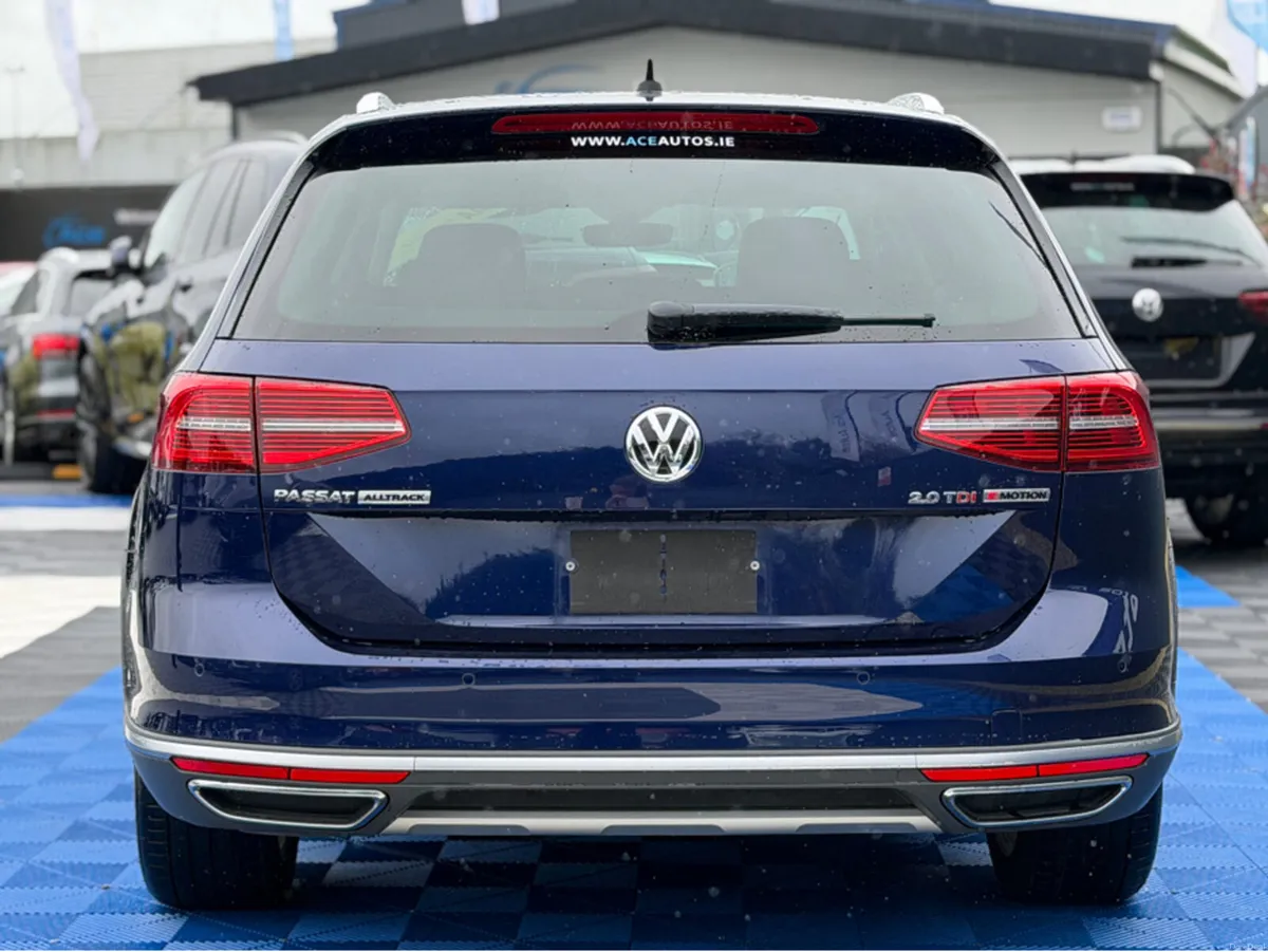 Volkswagen Passat ALLTRACK 4WD - 2.0L DIESEL - AUT - Image 2