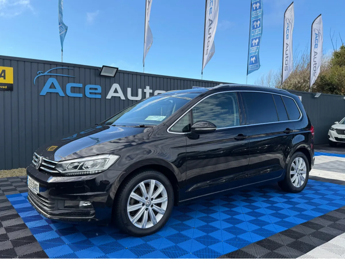 Volkswagen Touran HIGHLINE - 1.4 PETROL - 7 SEATS - Image 4