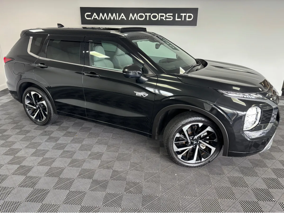 Mitsubishi Outlander MITSUBISHI OUTLANDER PHEV*PAN - Image 1