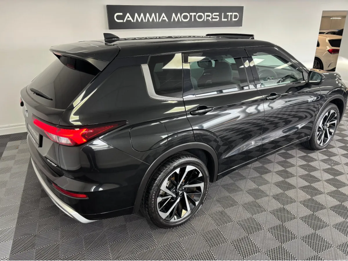 Mitsubishi Outlander MITSUBISHI OUTLANDER PHEV*PAN - Image 2