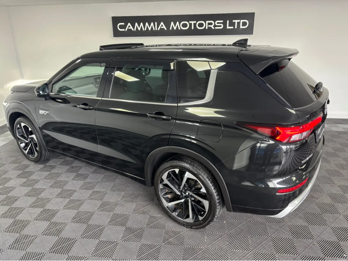 Mitsubishi Outlander MITSUBISHI OUTLANDER PHEV*PAN - Image 2