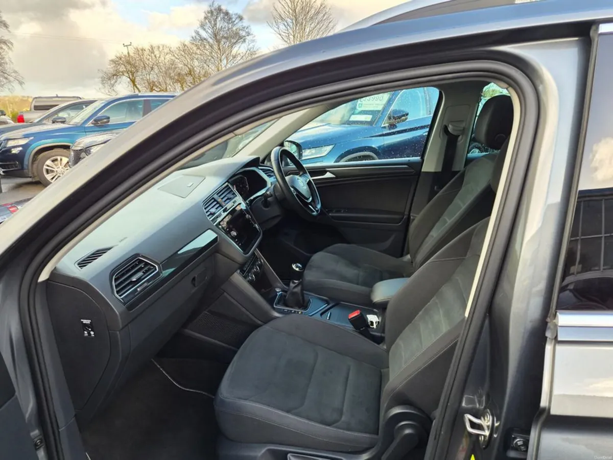 Volkswagen Tiguan Highline 2.0tdi M6F 150HP 5DR - Image 3