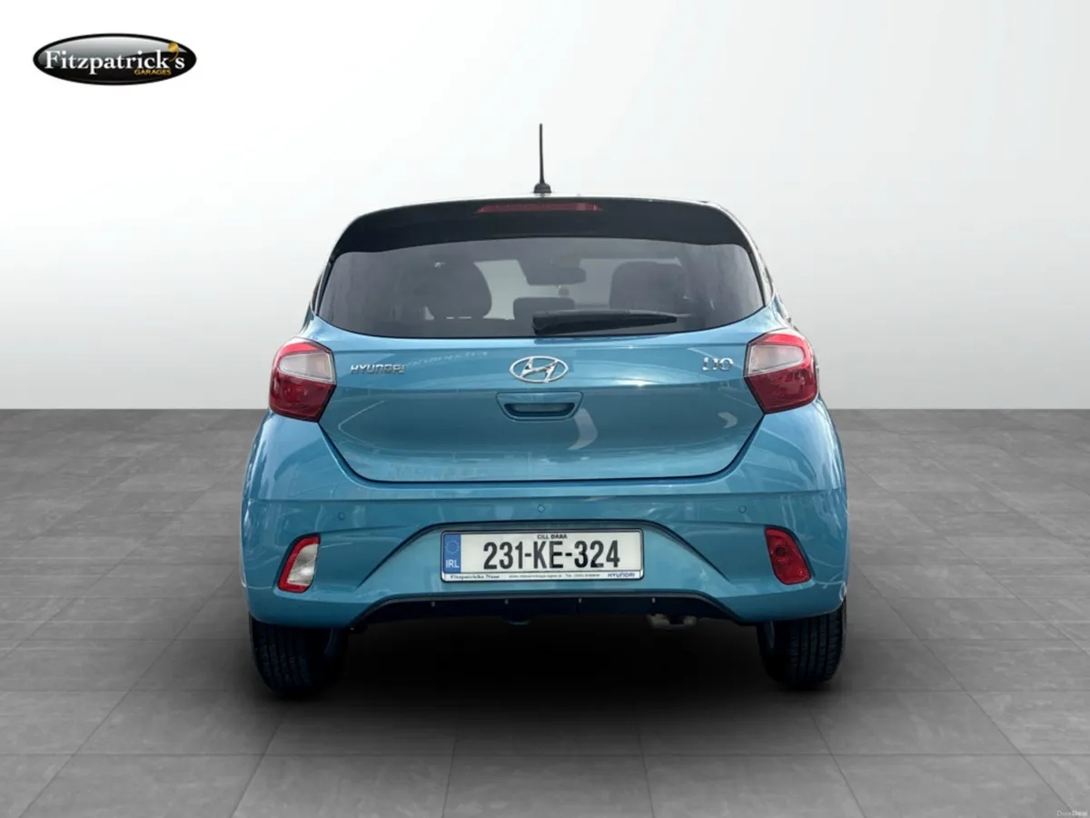 Hyundai i10 Deluxe 1.0 Petrol w/Black Roof - Image 4