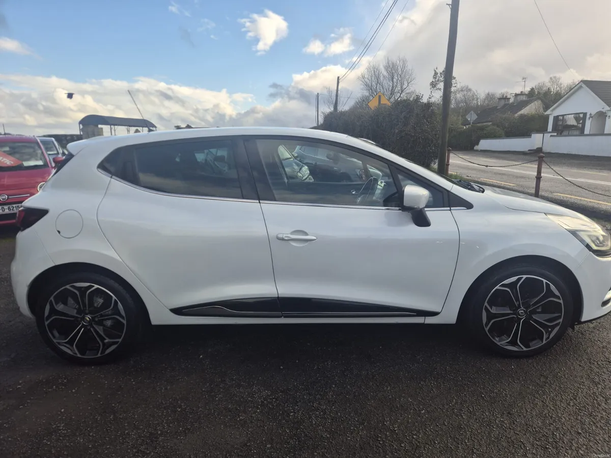 2017 RENAULT CLIO 1.2 PETROL AUTOMATIC - Image 3