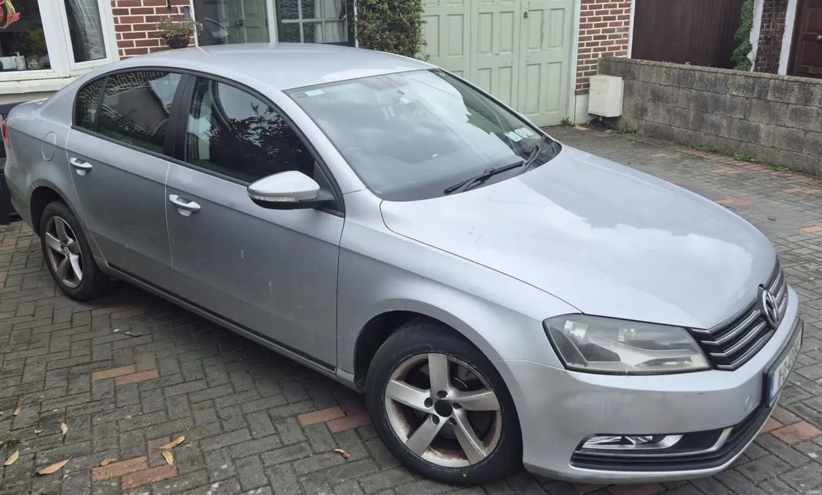 Volkswagen Passat 2011 - Image 3