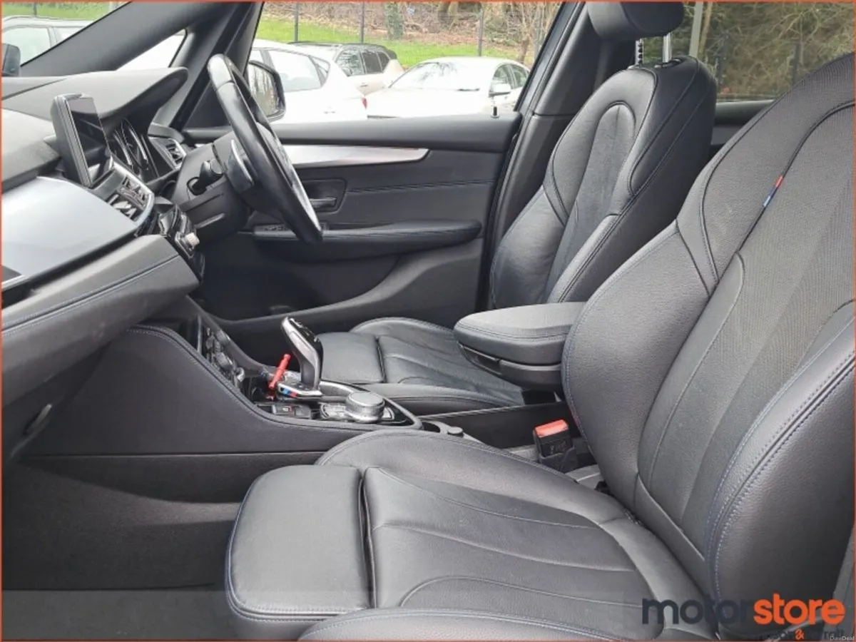 BMW 2-Series 220i M Sport Auto - Image 3