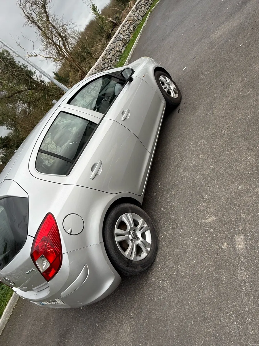Opel corsa 2011 - Image 2