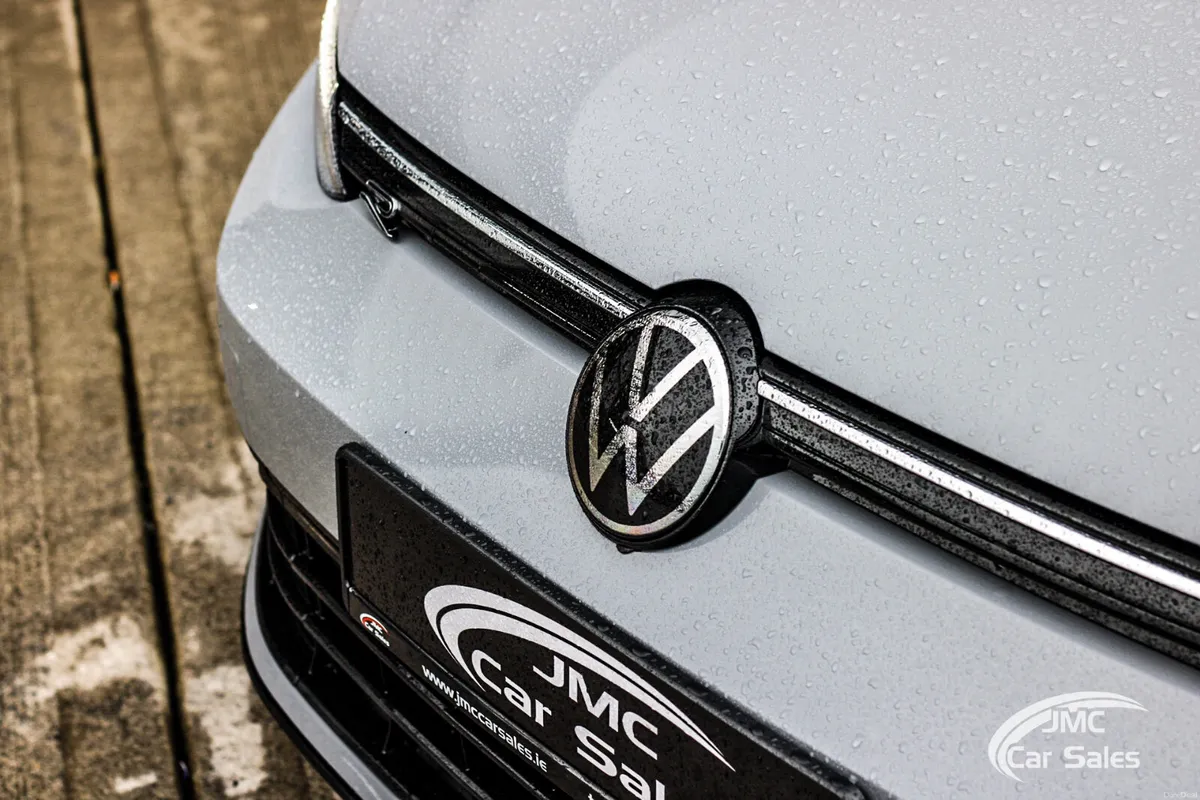 2024 VOLKSWAGEN GOLF R-LINE - Image 3