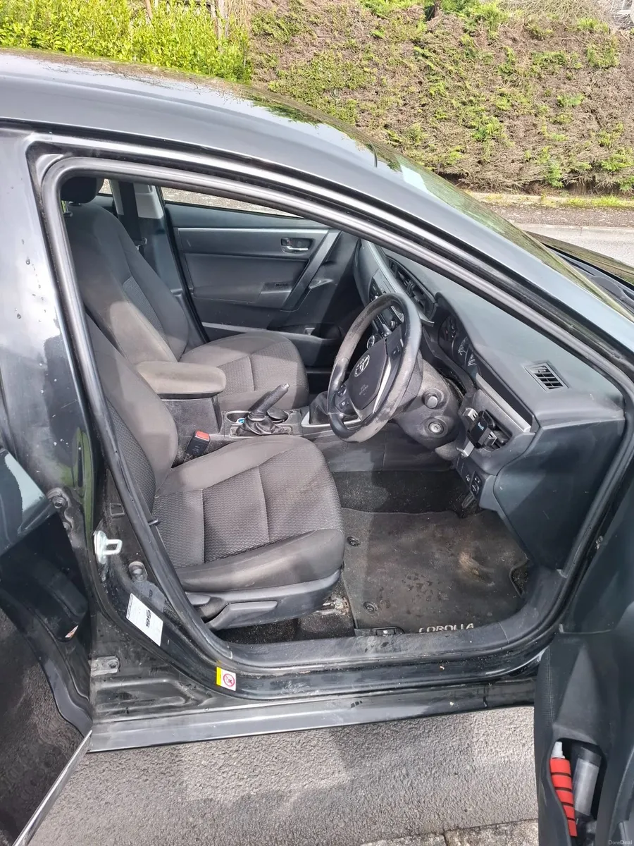 Toyota Corolla 2015 - Image 3