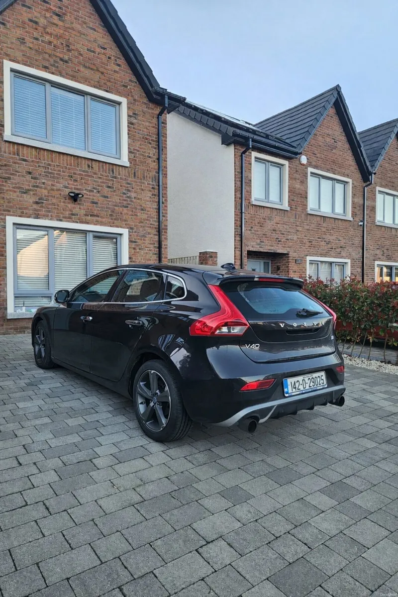 2014 Volvo V40 T4 180 HP - Image 4