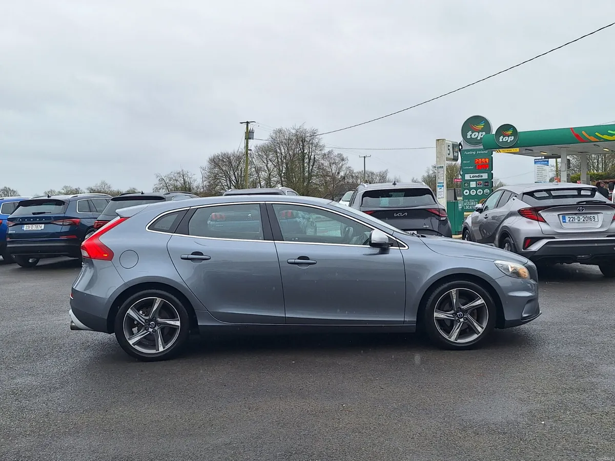 Volvo V40 1.6 Hdi R-Design *High Spec/Half Leather - Image 2