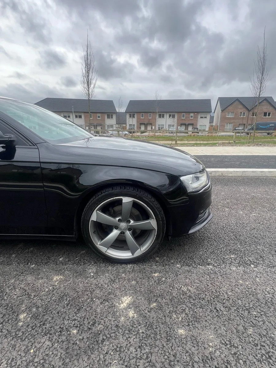 Audi A4 2014 - Image 2
