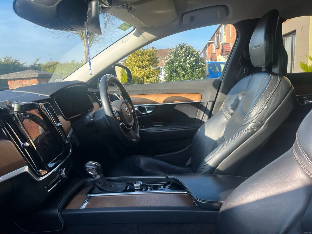 Volvo V90 D4 Inscription 190bph - Image 3