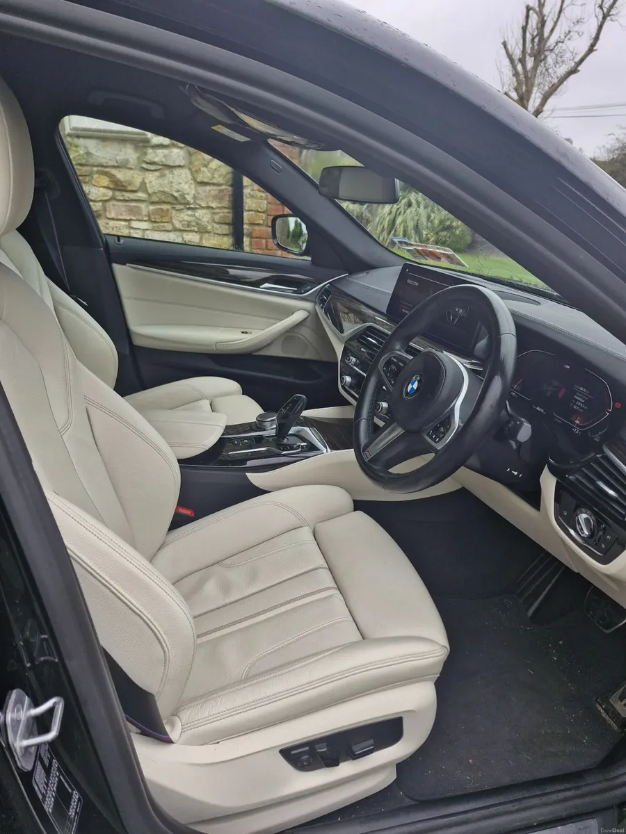 BMW 5-Series 2021 - Image 2