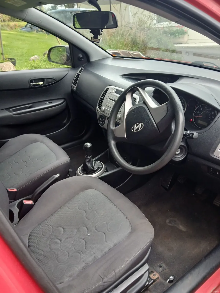Hyundai i20 2010 - Image 2
