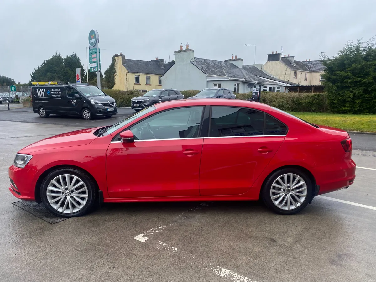 2017, Volkswagen Jetta **2.0 TDI** - Image 4