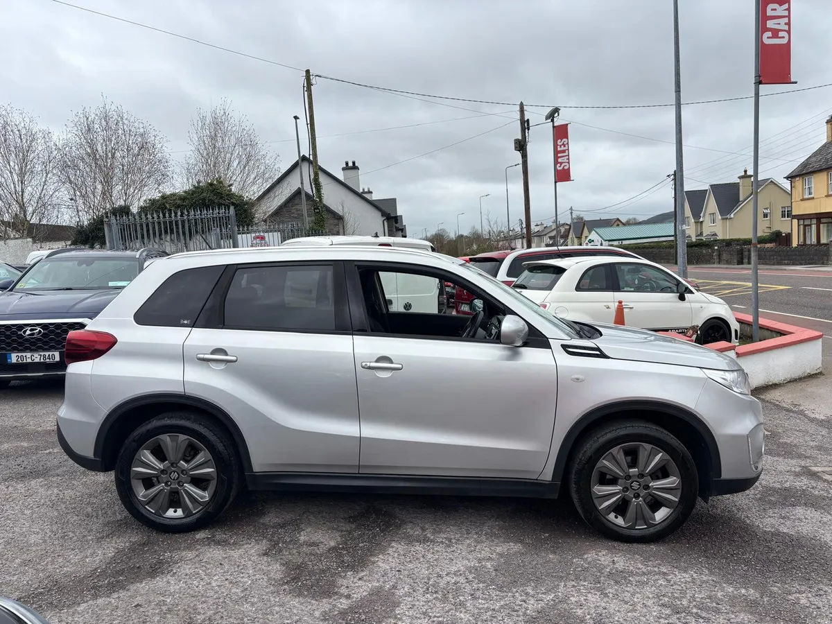 Suzuki Vitara 2019  PETROL  LOW  MILEAGE - Image 3