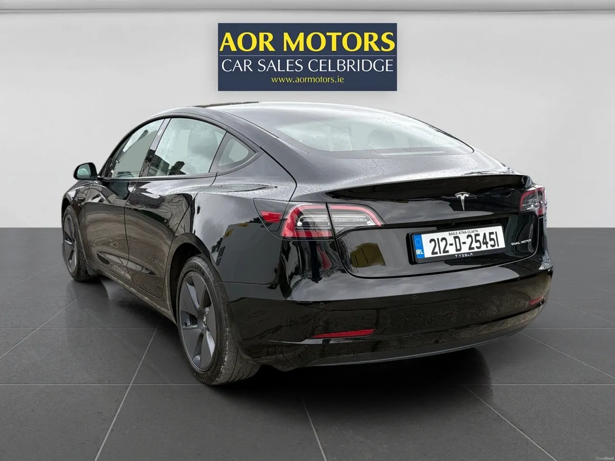 Tesla Model 3 2021 - Image 4