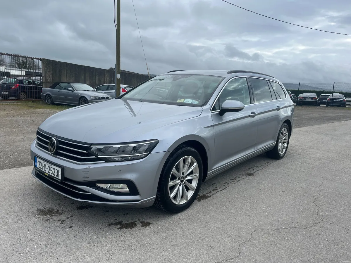 Volkswagen Passat 2022 - Image 3