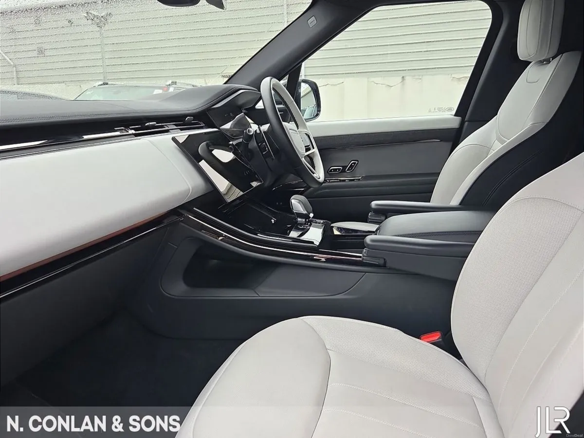 Land Rover Range Rover Sport 3.0 PHEV DYNAMIC SE * - Image 3