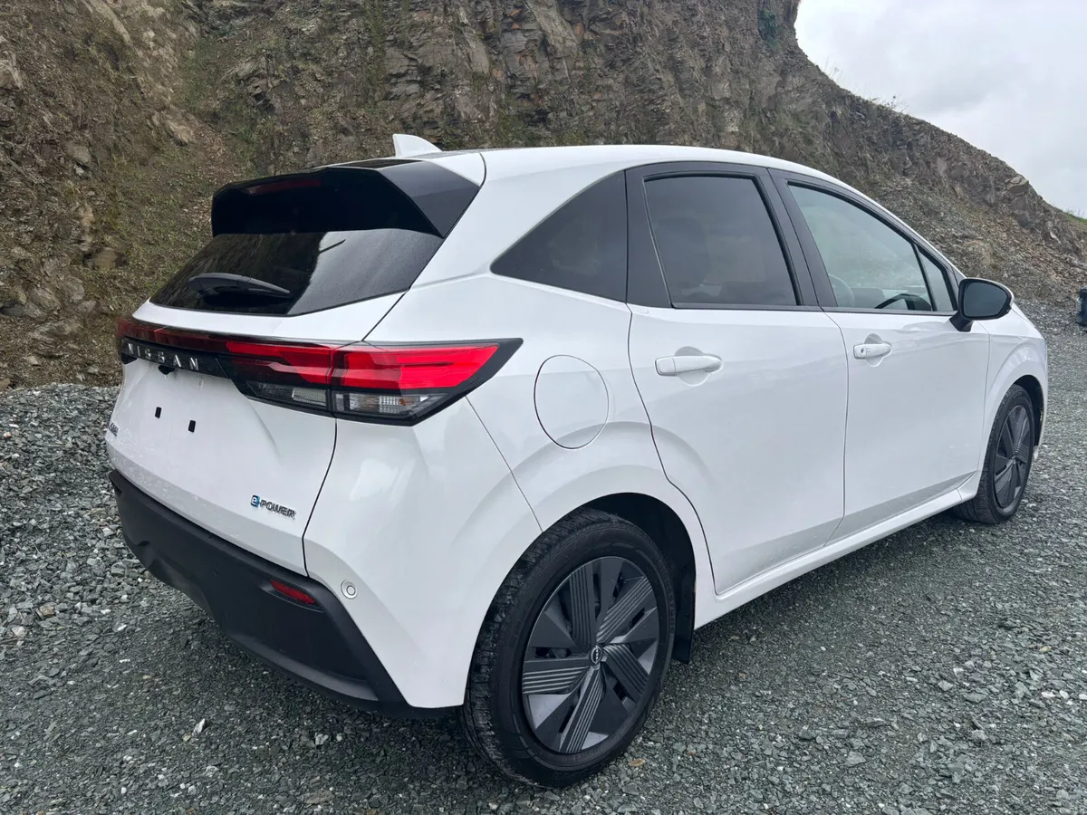 2022 NISSAN NOTE E-POWER AUTOMATIC - Image 3