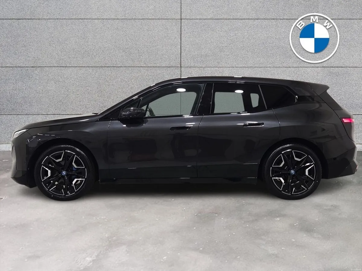 BMW iX xDrive40 M Sport - Image 4