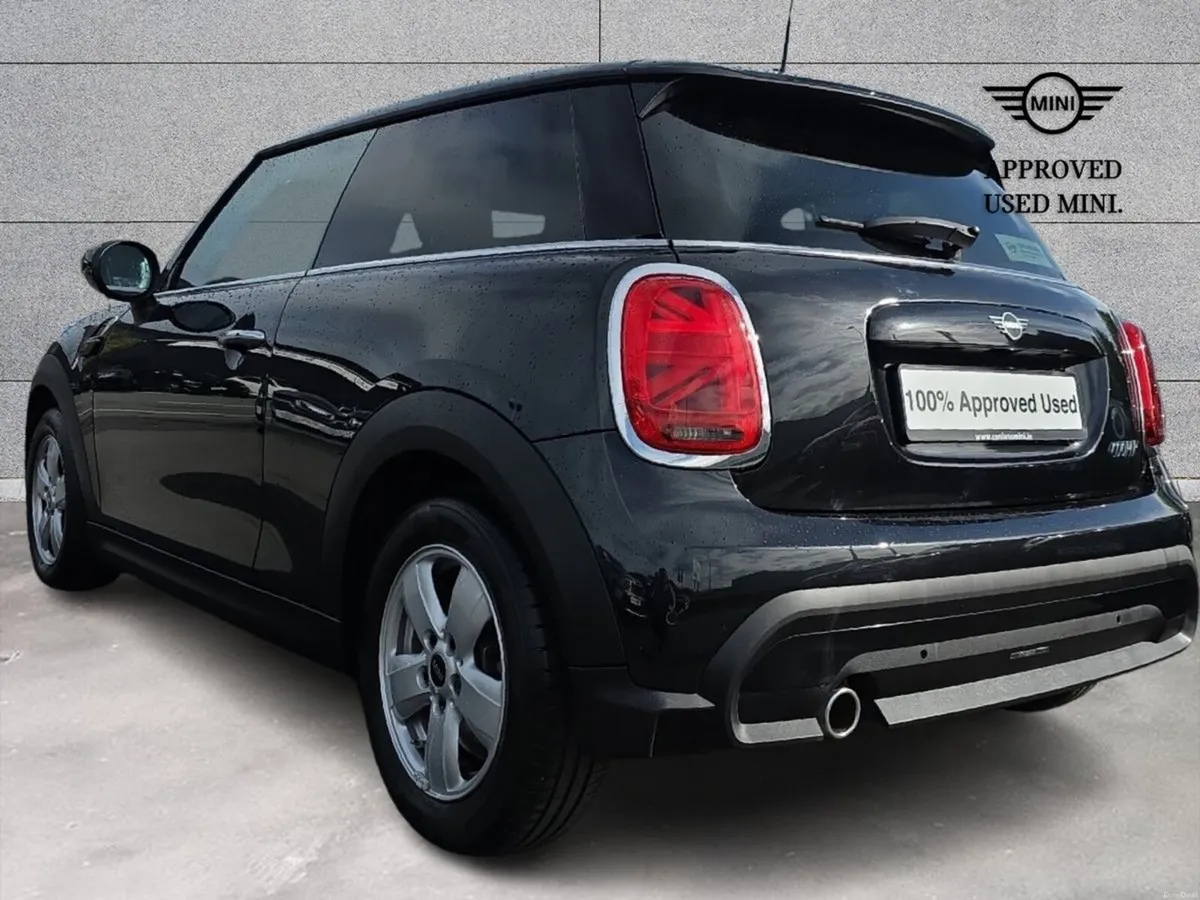 Mini Cooper 3-Door Cooper Classic - Image 2