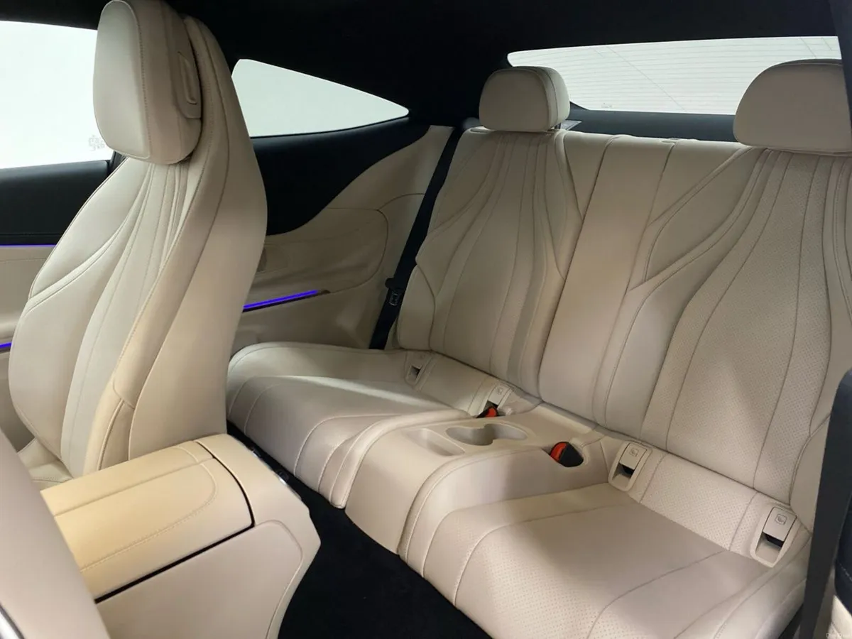 Mercedes-Benz CLE CLE 300 e Coupe AMG LINE - Image 4