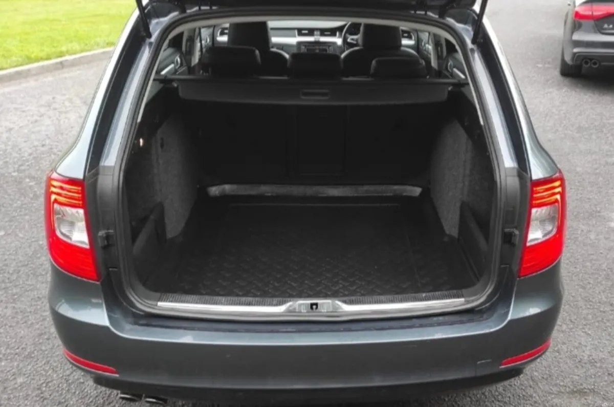 Skoda superb estate - Image 4