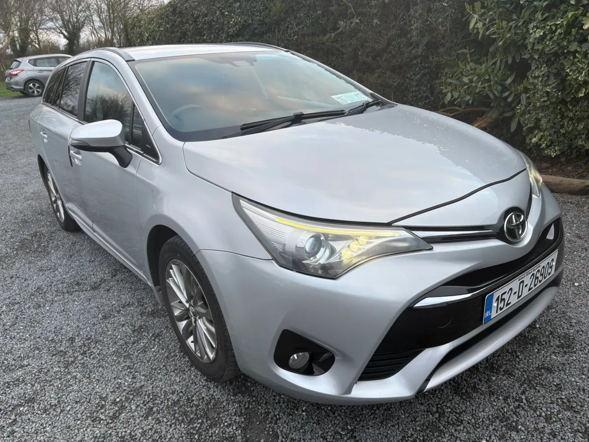 Toyota Avensis 2015 Estate - Image 2