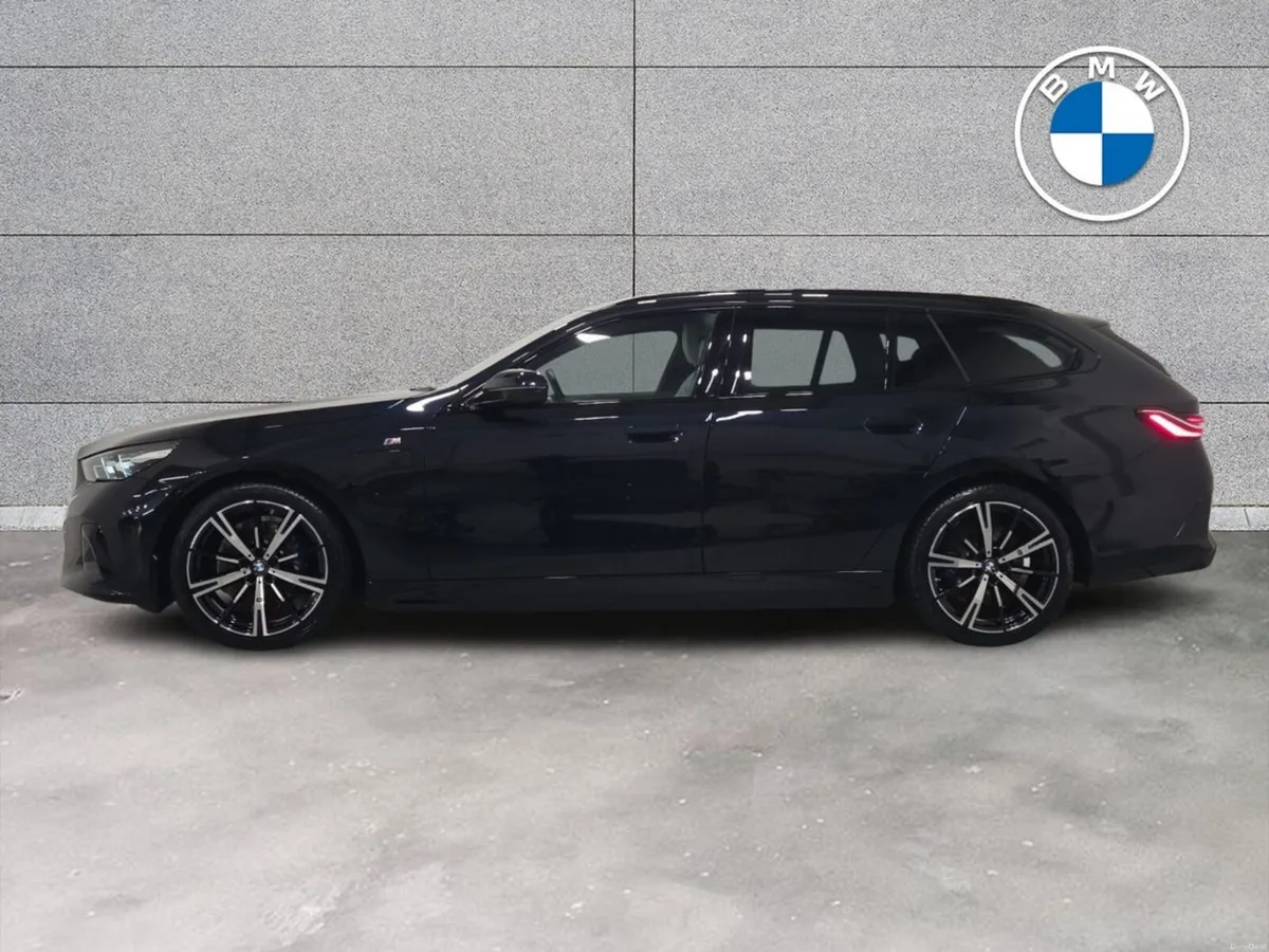 BMW 5-Series 530e M Sport Touring - Image 4