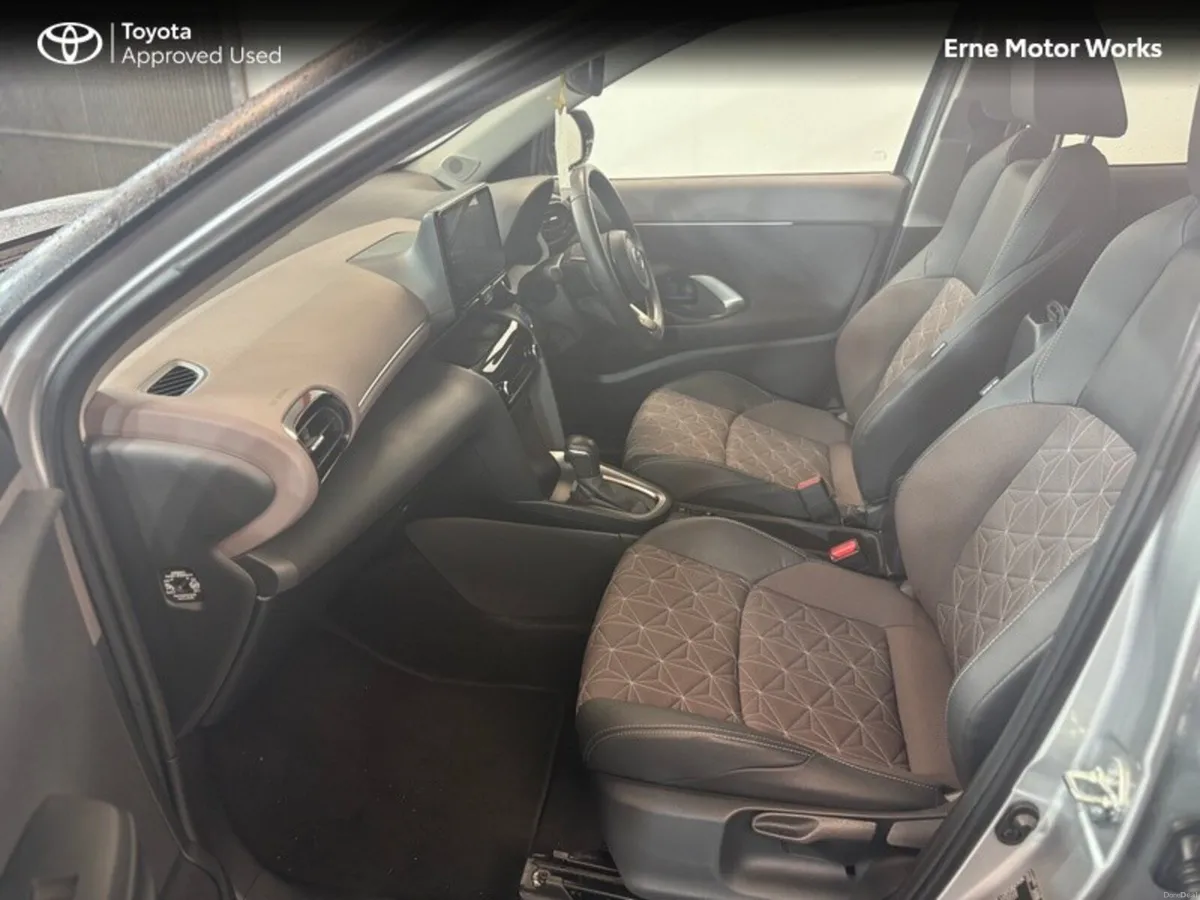 Toyota Yaris Cross YARIS CROSS SOL*REDUCED BY -100 - Image 6