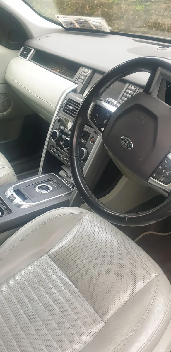 Land Rover Discovery Sport 2016 - Image 4