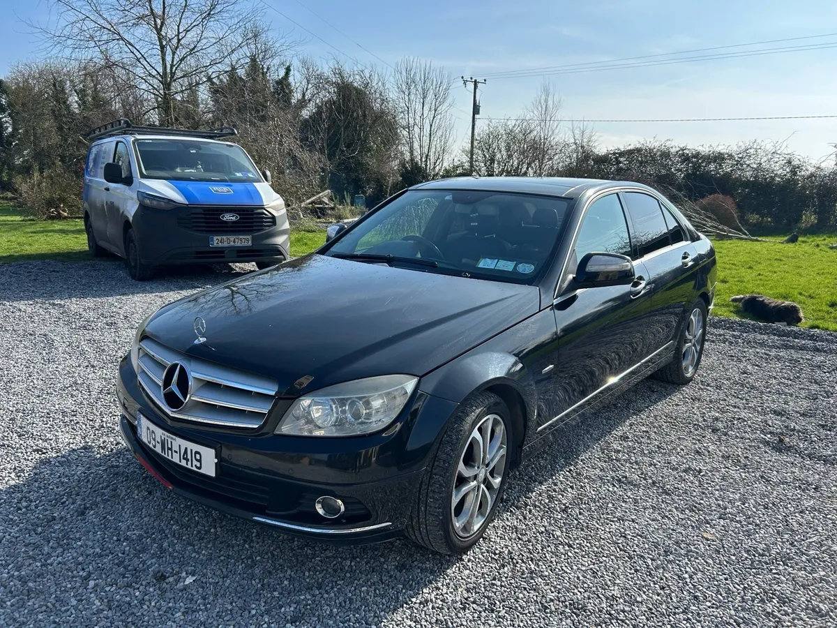 2009 Mercedes C Class 2009 2.1 diesel with sunroof - Image 4
