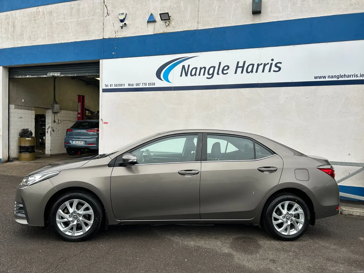 Toyota Corolla - Image 2