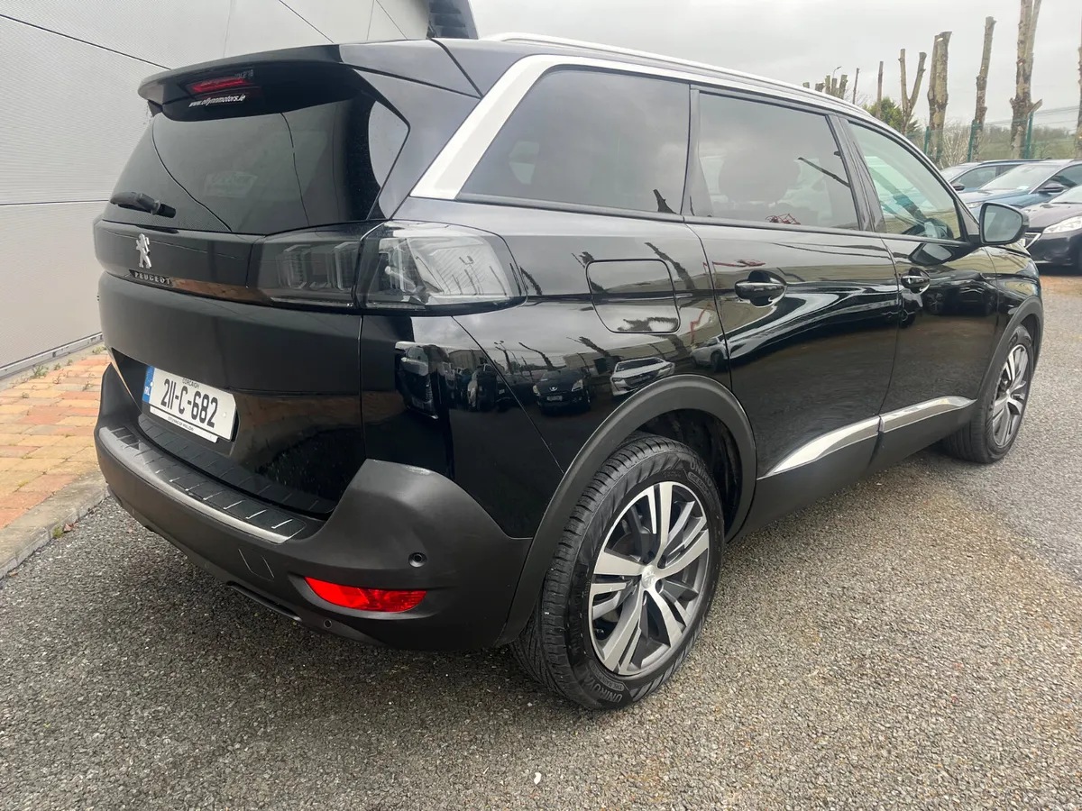 Peugeot 5008 2021 - Image 3