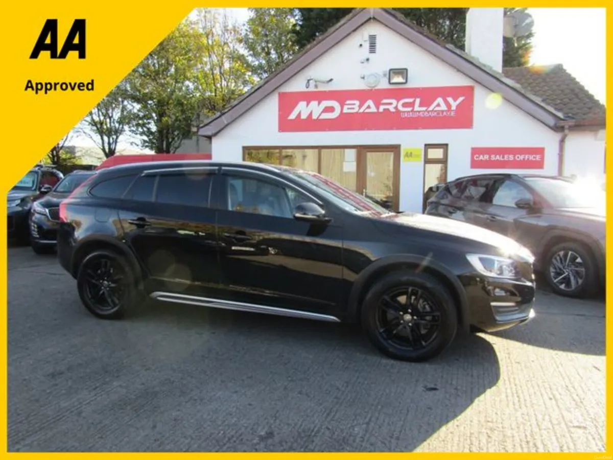 Volvo V60 CROSS COUNTRY 5DR Auto - Image 2